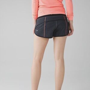 Lululemon Black Heathered Gray Neon Orange Speed Short Liner size 2